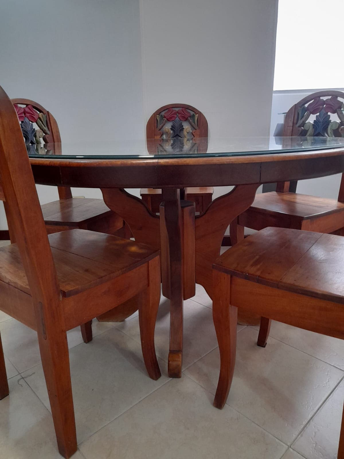 imagen de producto Comedor madera tallado pintado mano