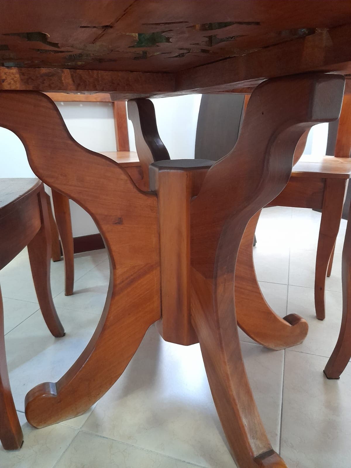 imagen de producto Comedor madera tallado pintado mano