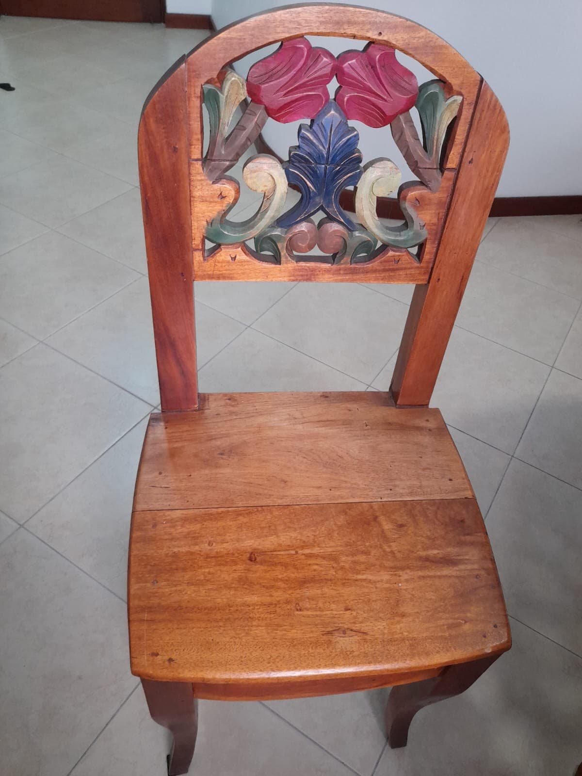 imagen de producto Comedor madera tallado pintado mano