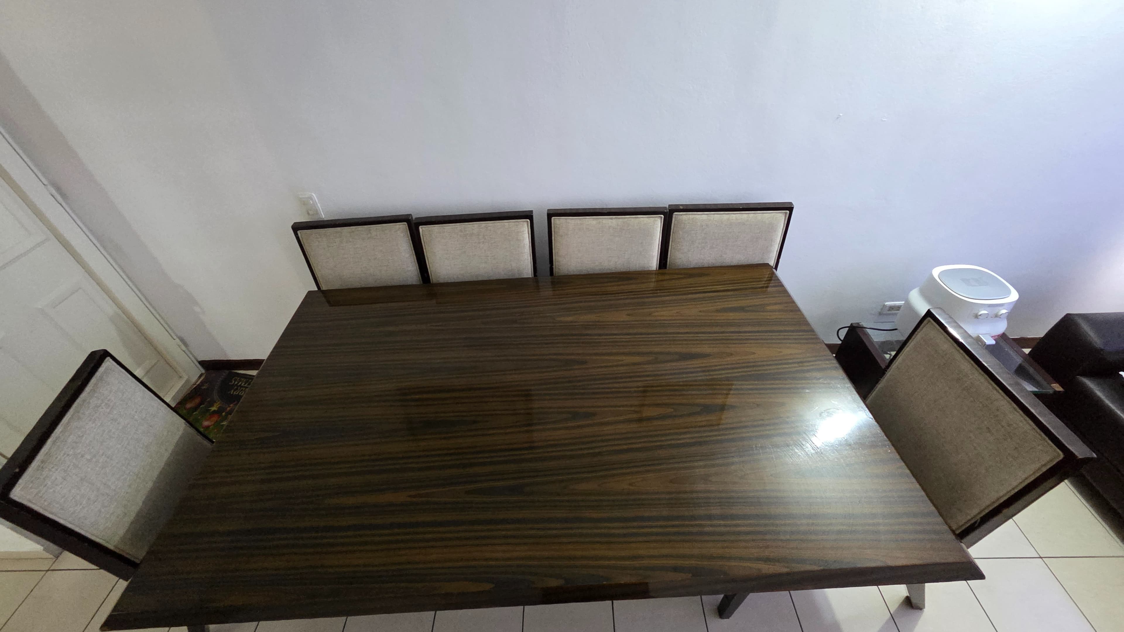 imagen de producto Comedor estilo contemporáneo- high gloss