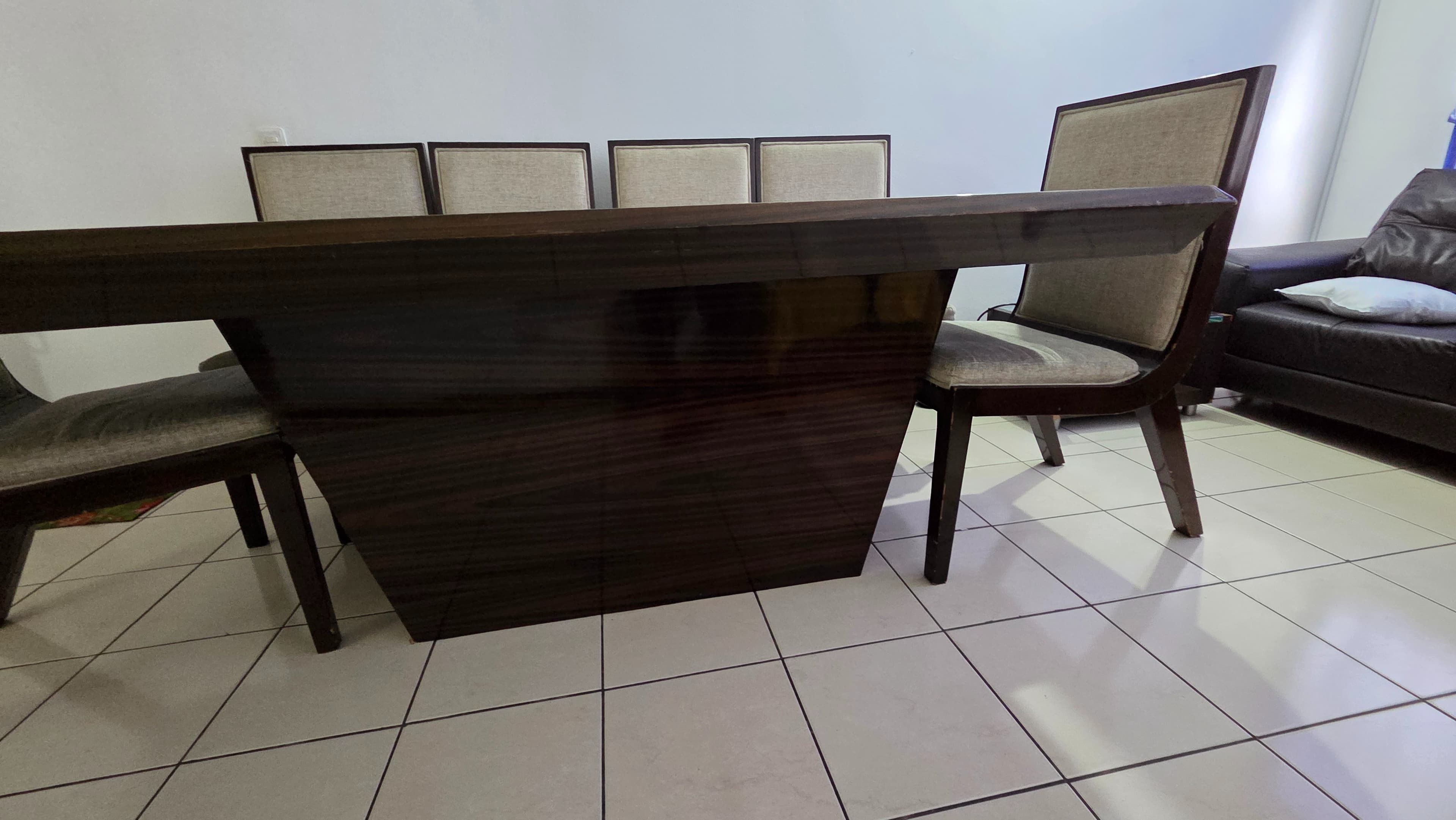 imagen de producto Comedor estilo contemporáneo- high gloss