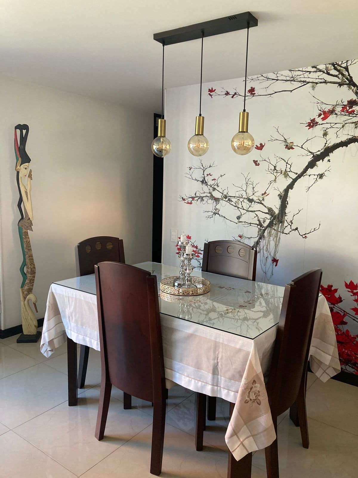 imagen de producto Comedor madera wengue con 4 sillas