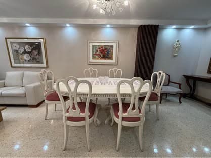 imagen de producto COMEDOR CLÁSICO EN CEDRO ROJO DE 6 PUESTOS