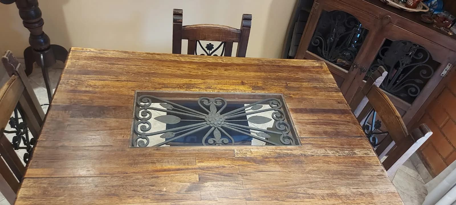 imagen de producto Comedor en madera rústica