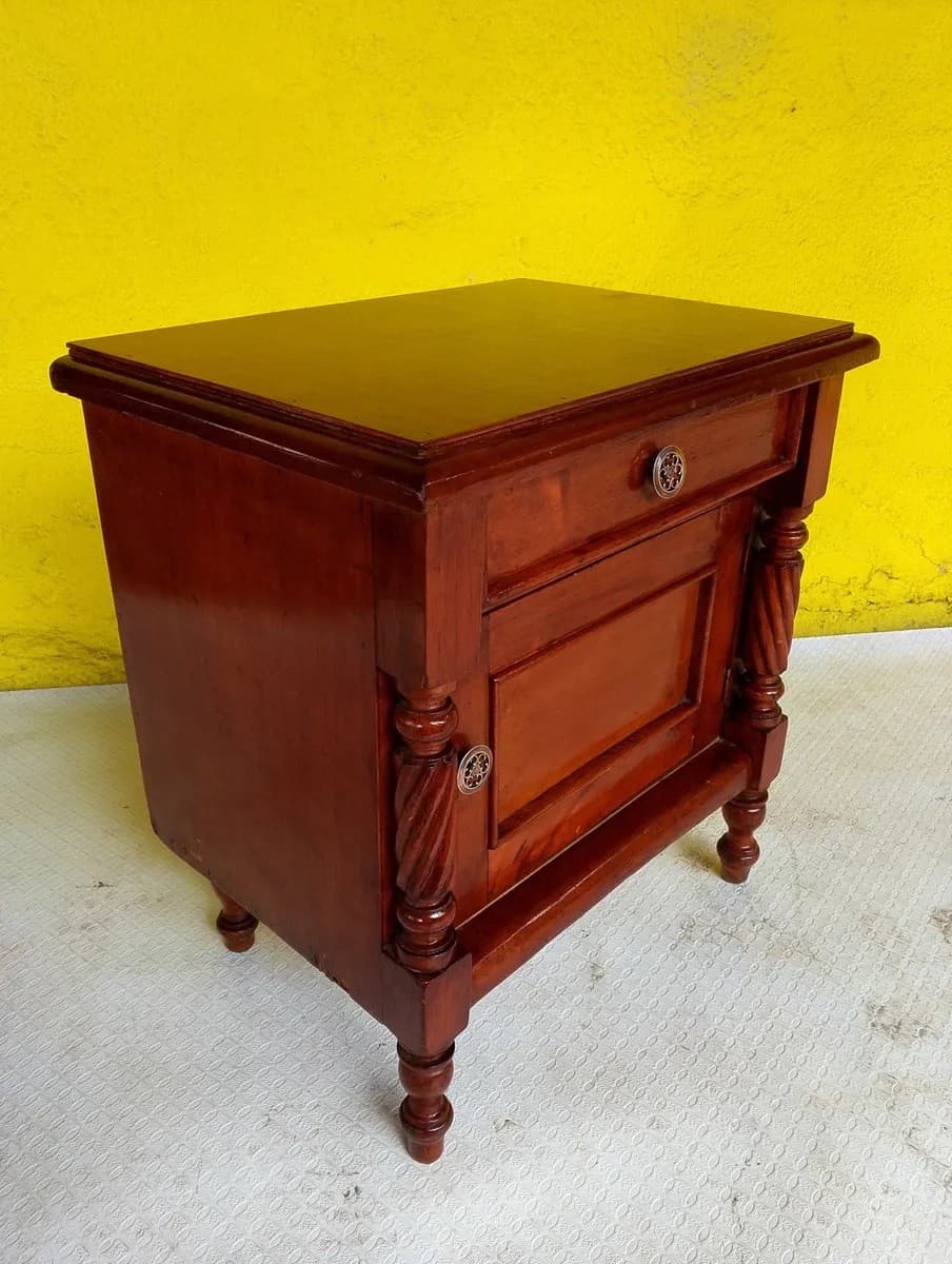 imagen de producto Nochero Antiguo Italy Cedro Y Cobre