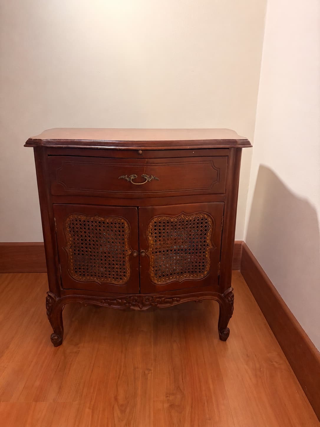 imagen de producto Mesa de noche vintage