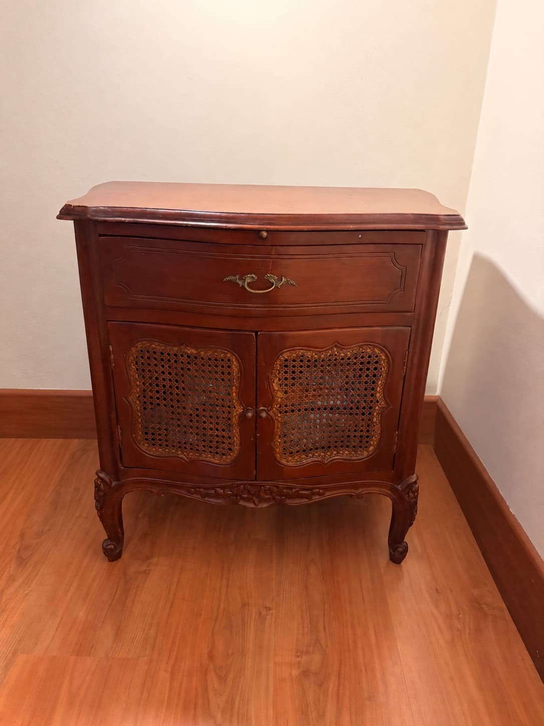 imagen de producto Mesa de noche vintage