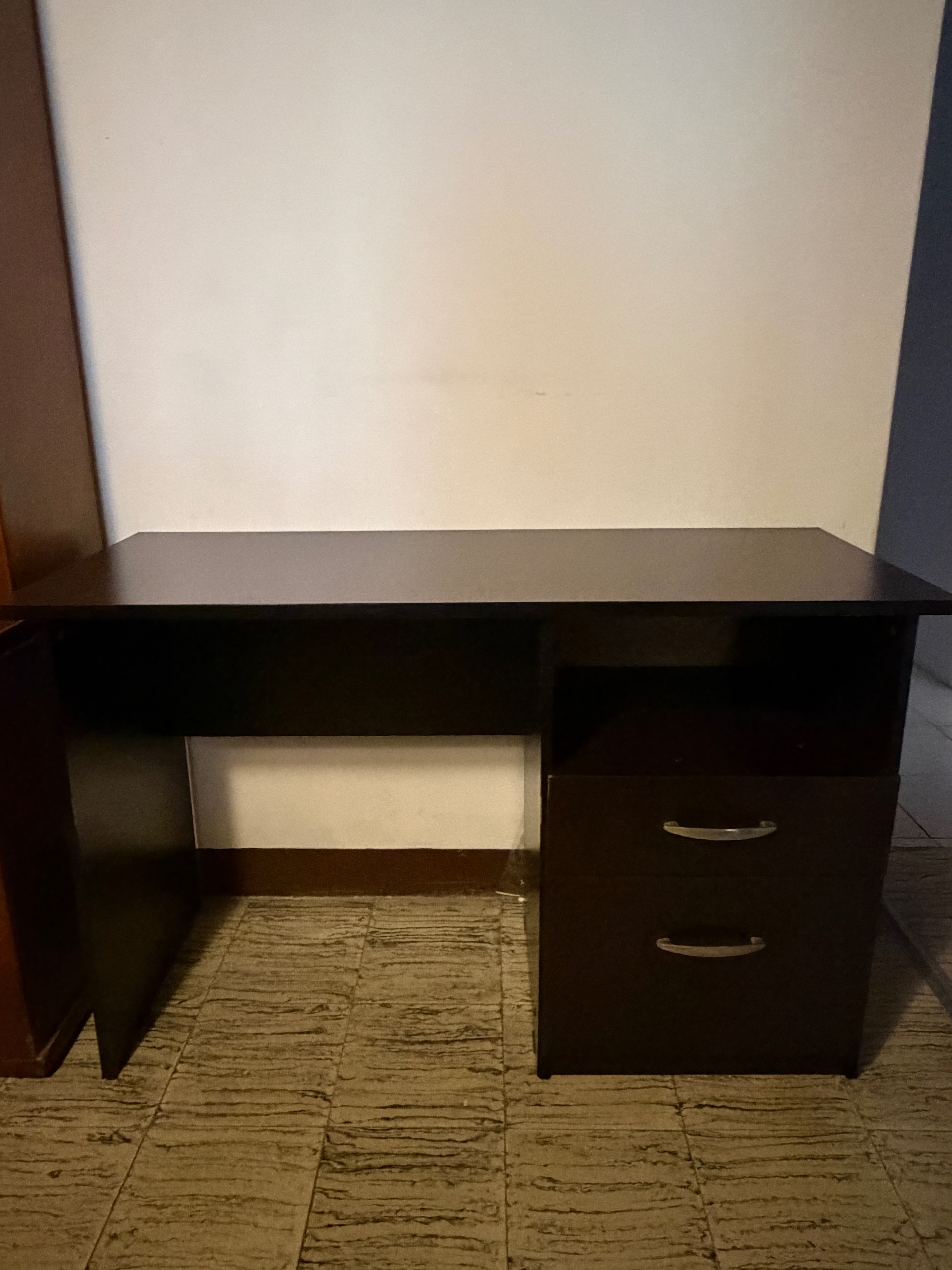 imagen de producto Escritorio Negro con Cajonera y Archivo