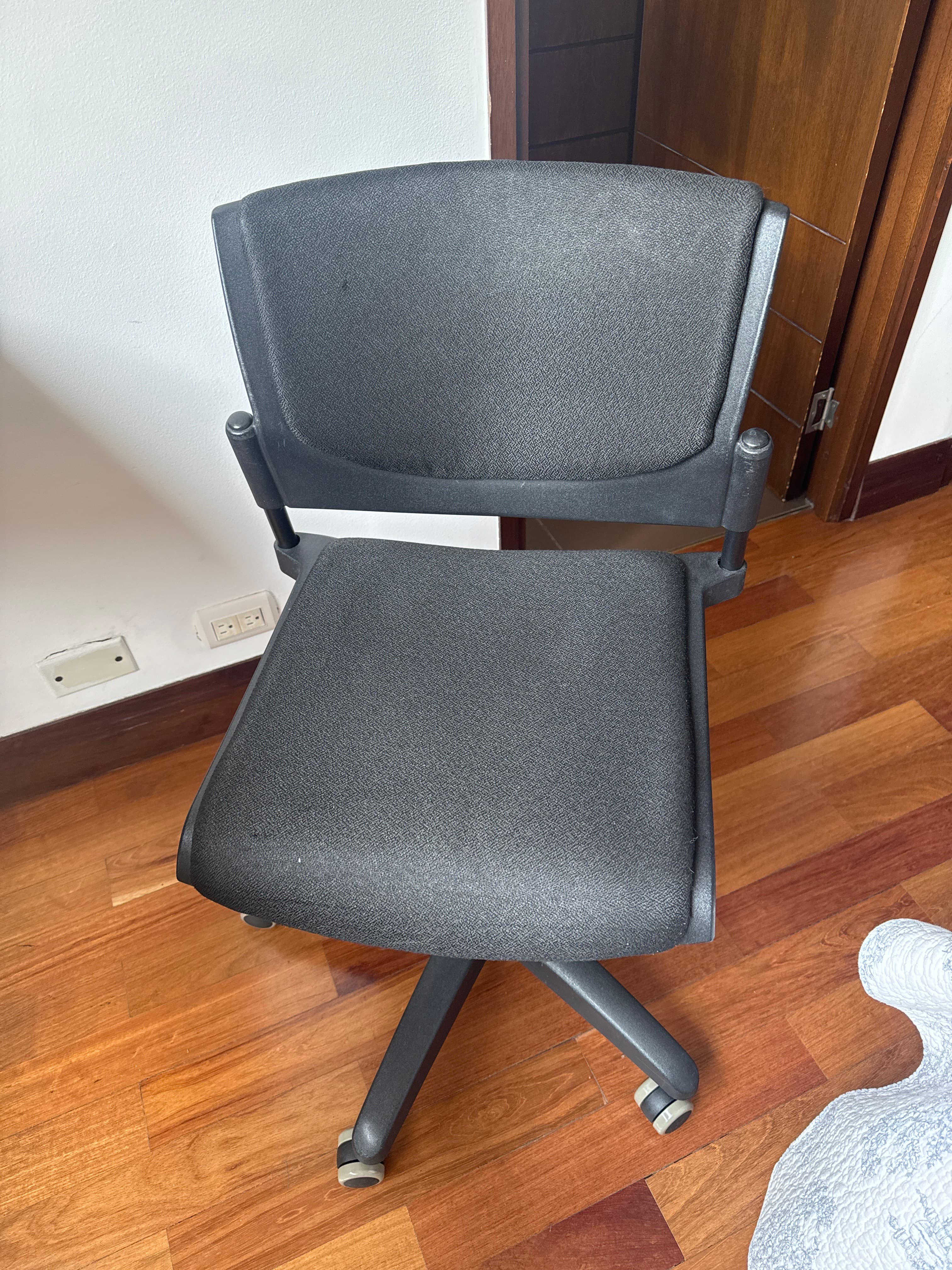 imagen de producto Escritorio + silla