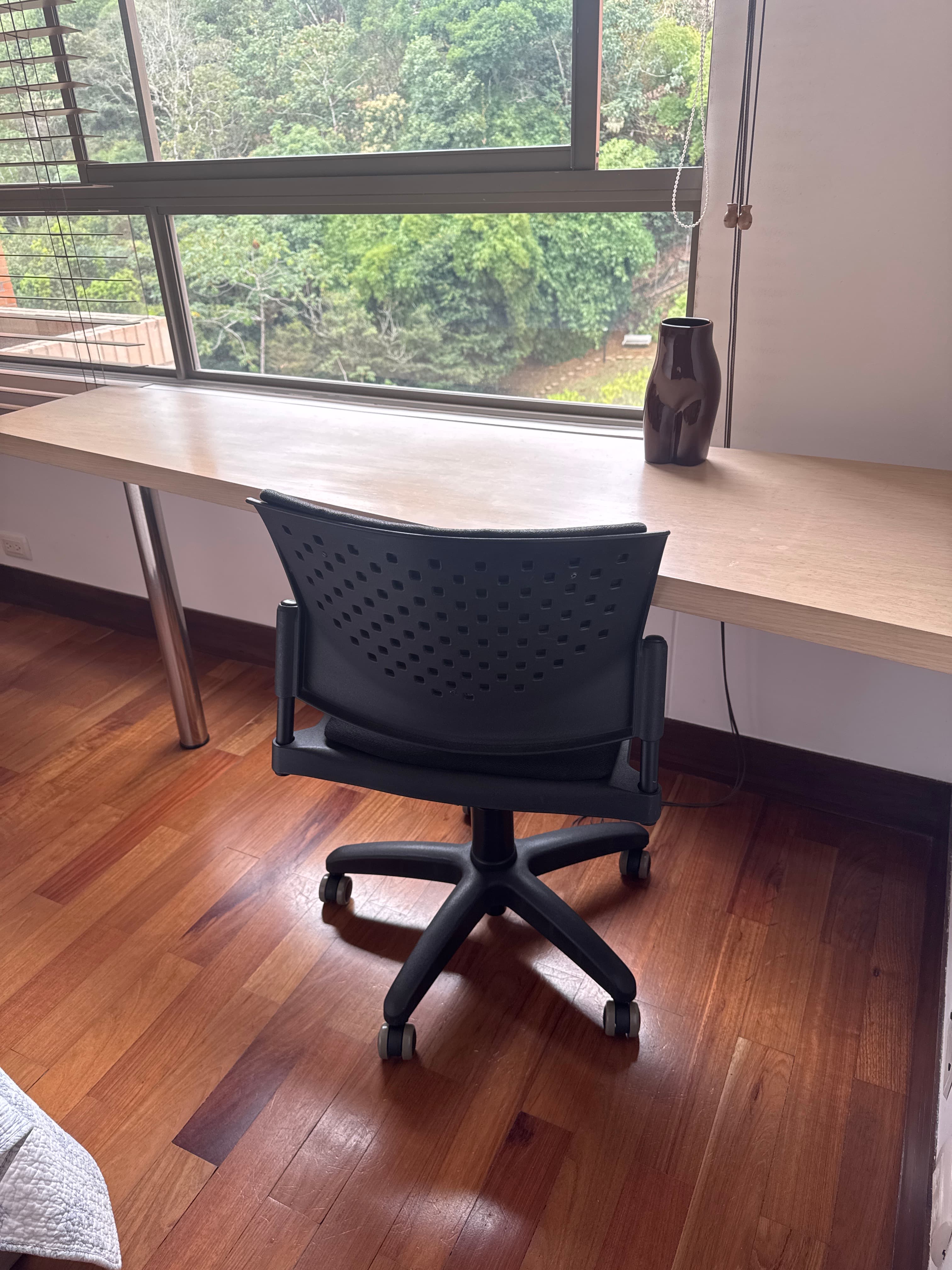 imagen de producto Escritorio + silla