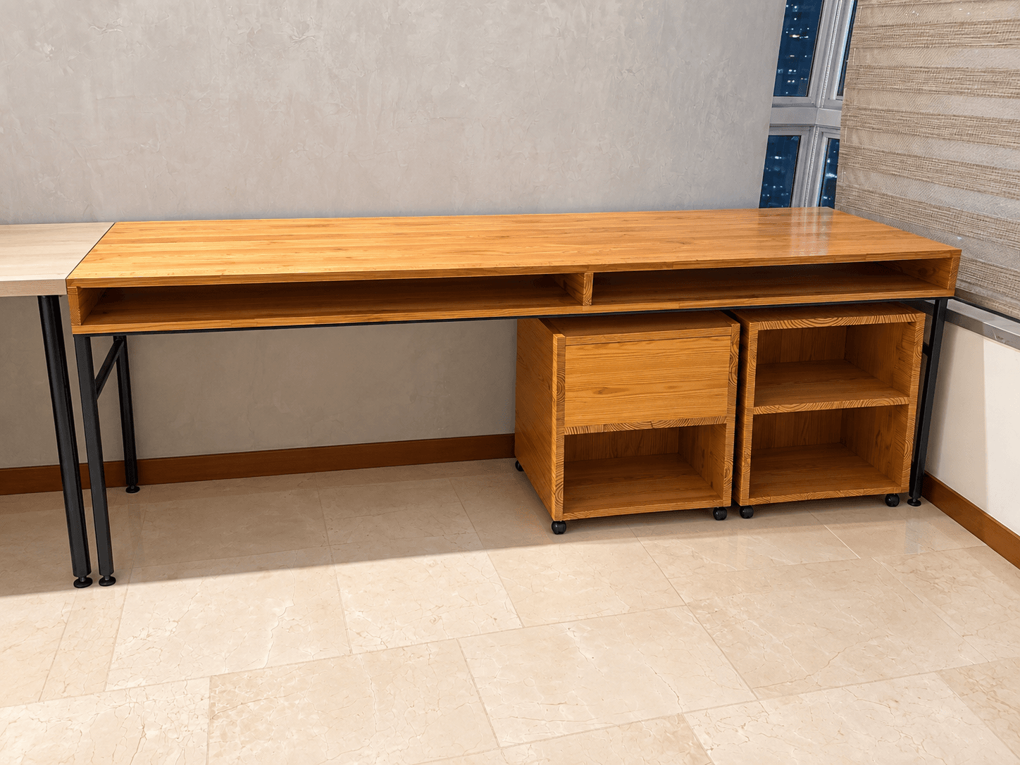 imagen de producto Escritorio en madera y acero.