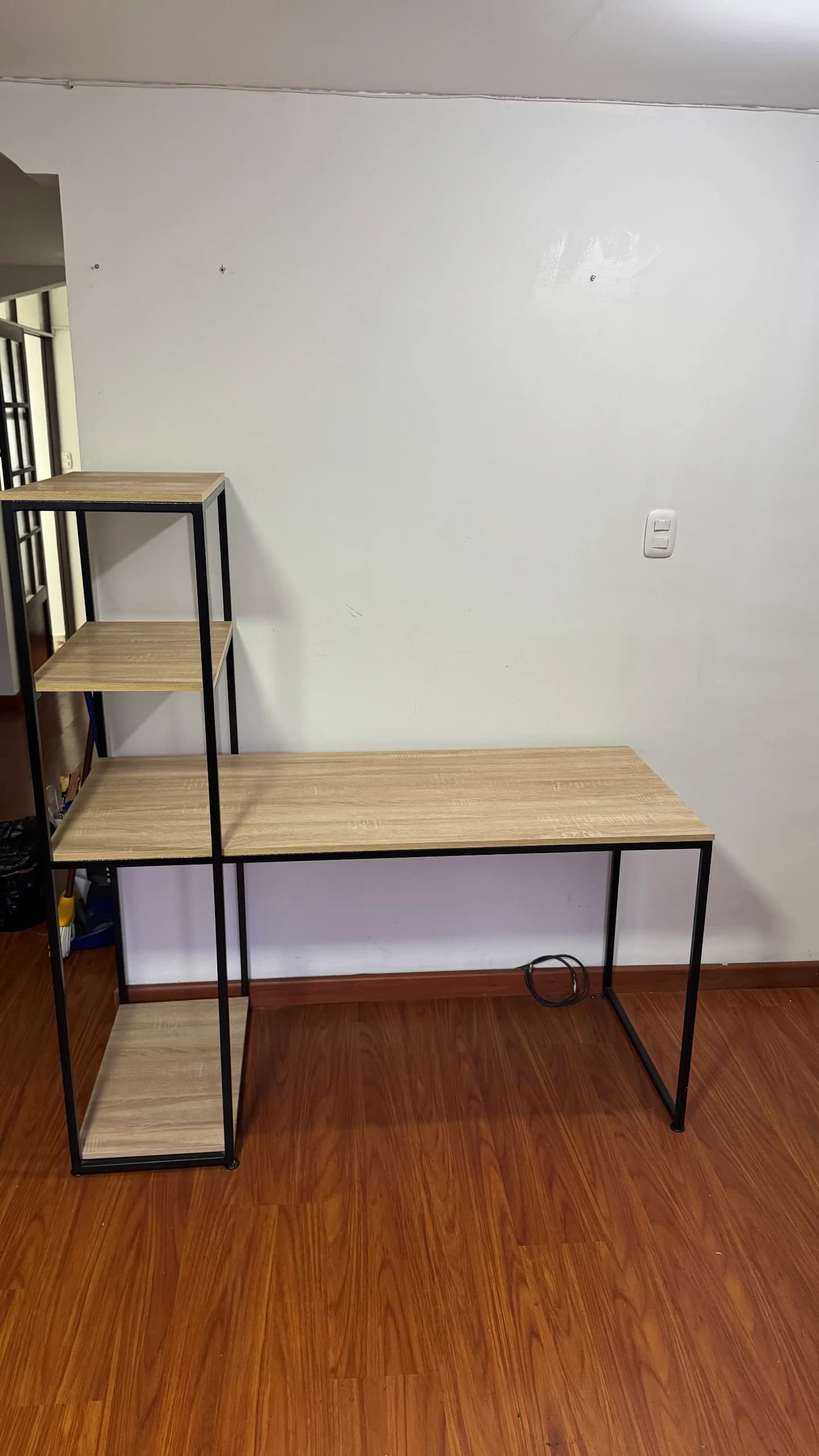 imagen de producto Escritorio Con Librero 141cm Madera Y Metal Negro
