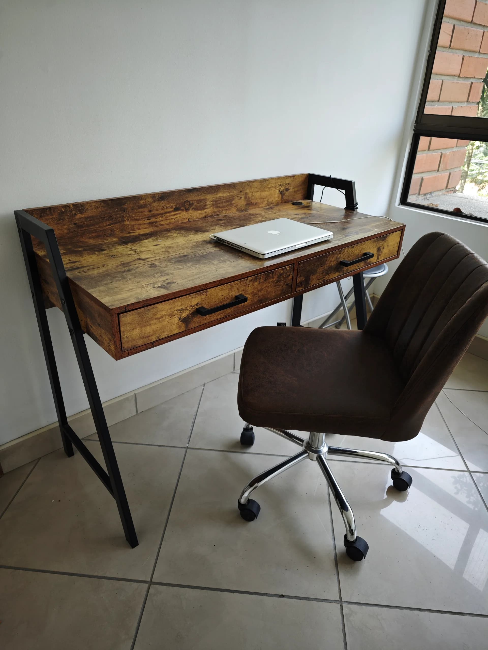 imagen de producto Escritorio más silla