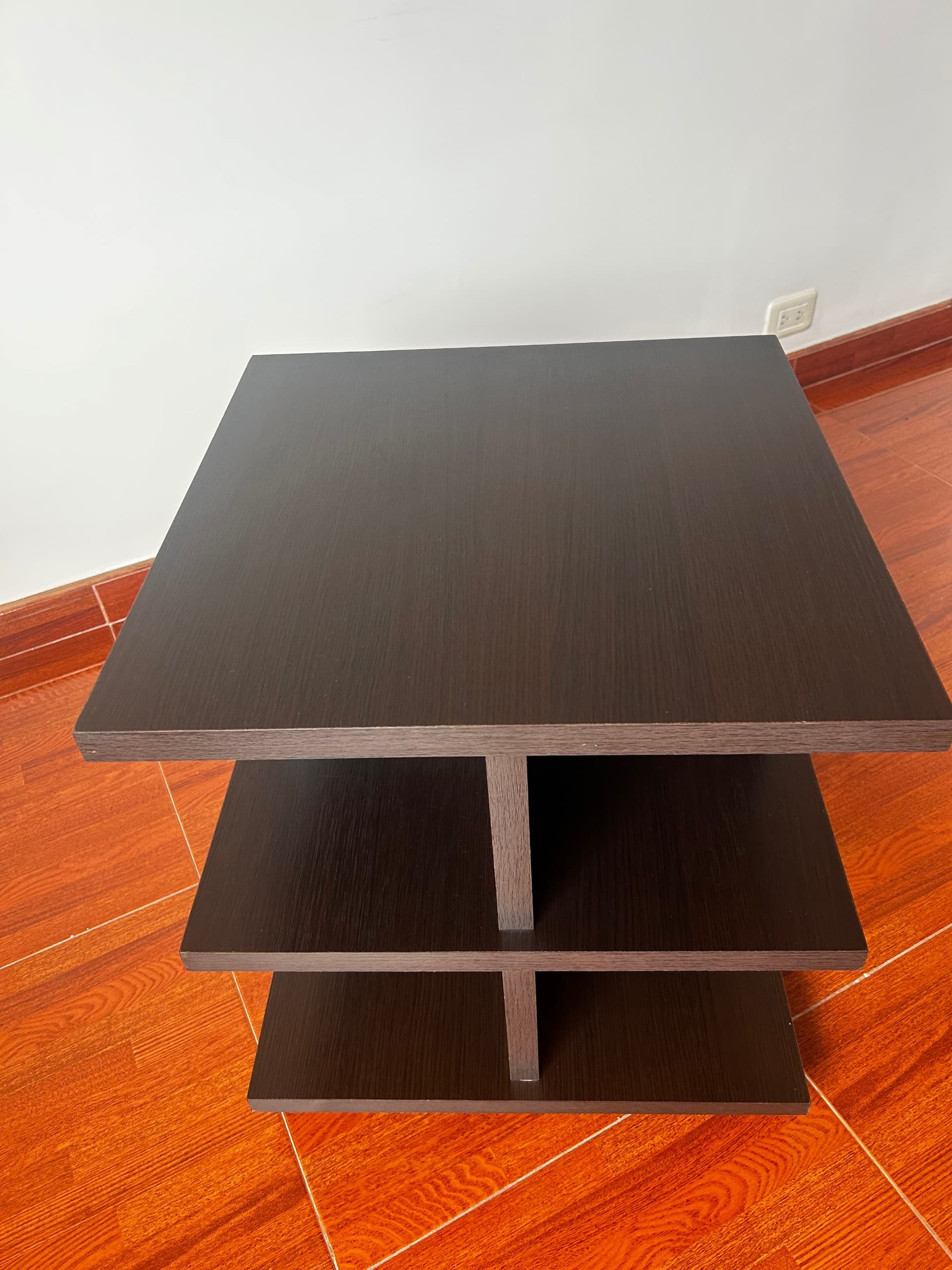imagen de producto Mesa Auxiliar wengue