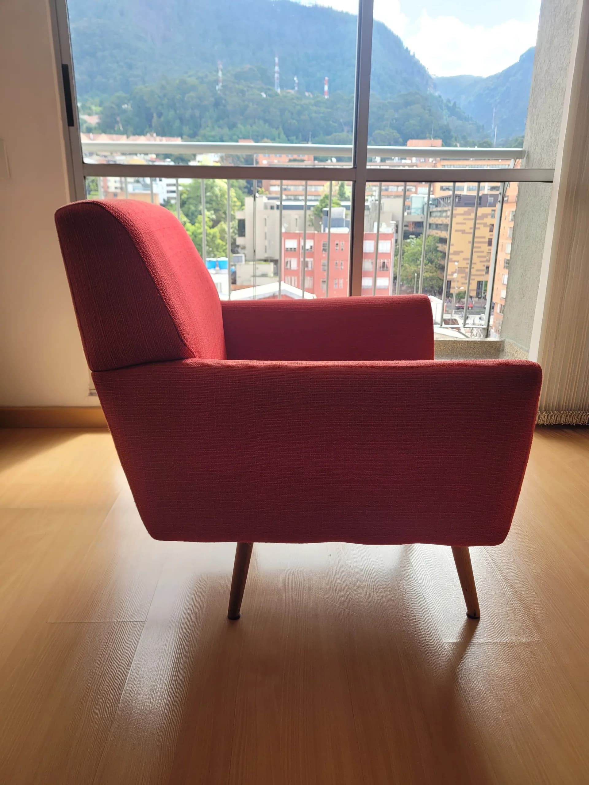 imagen de producto Poltrona roja