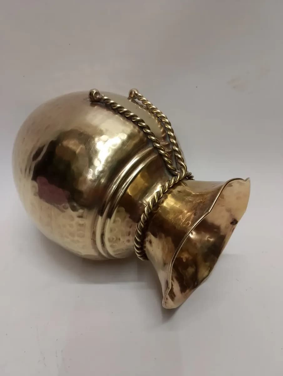 imagen de producto Florero Hindu Bronce Martillado Cuerda