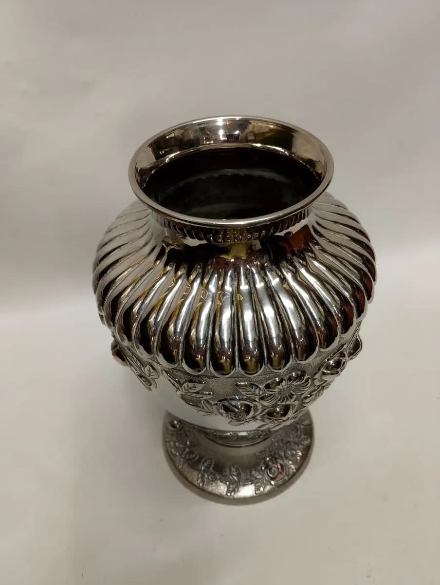 imagen de producto FLORERO ANTIGUO ITALY COBRE BAÑO PLATA DE FLORES
