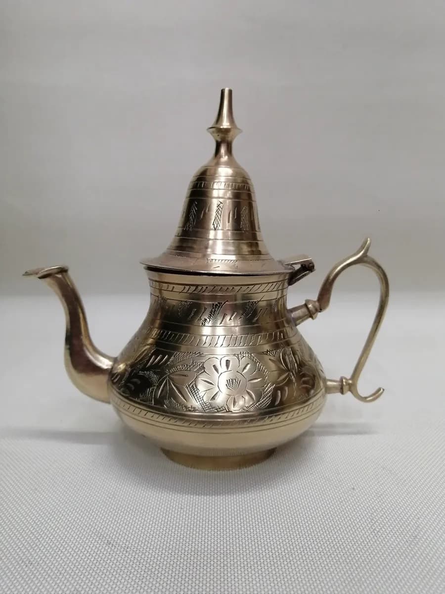 imagen de producto Tetera Hindu Antigua En Bronce Macizo
