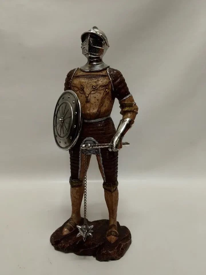 imagen de producto ESCULTURA ARMADURA MEDIEVAL TOLEDO EN MARMOLINA