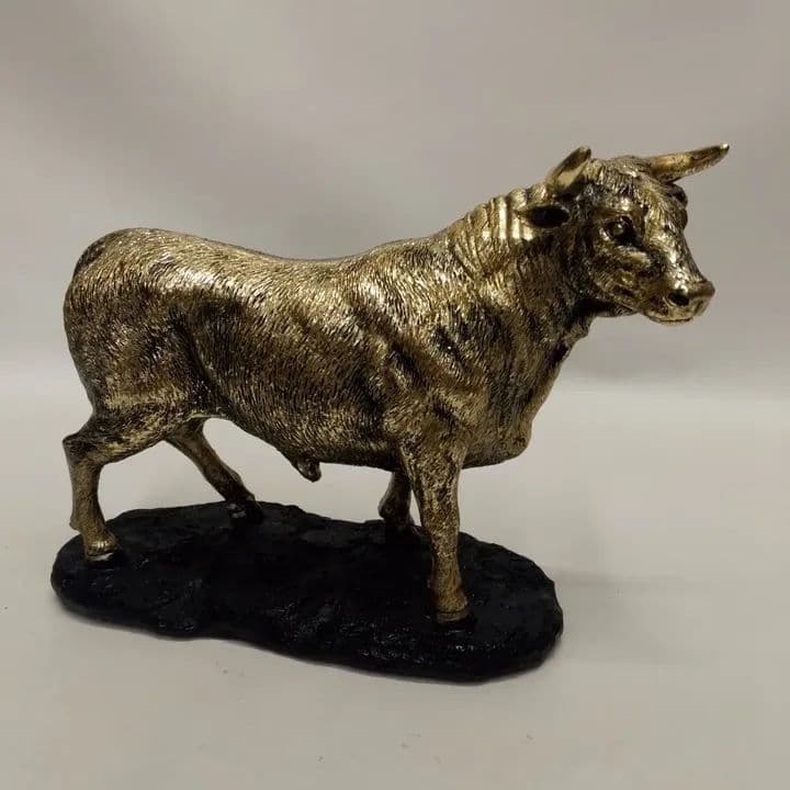 imagen de producto ESCULTURA TOLEDO TORO LAMINADO ORO DE LIDIA