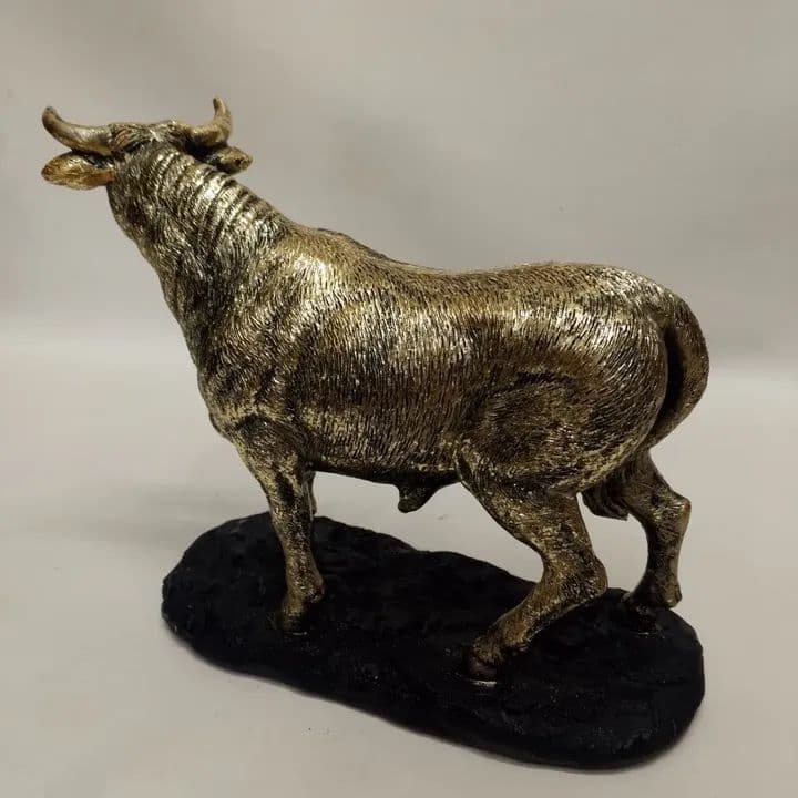 imagen de producto ESCULTURA TOLEDO TORO LAMINADO ORO DE LIDIA