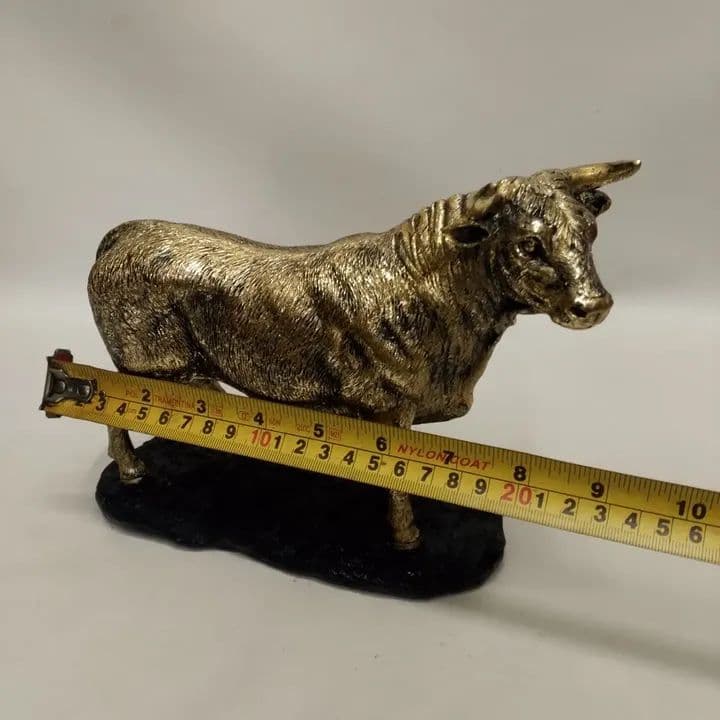 imagen de producto ESCULTURA TOLEDO TORO LAMINADO ORO DE LIDIA