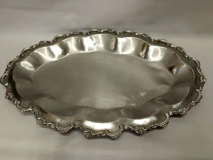 imagen de producto BANDEJA ANTIGUA CONMEMORATIVA BRONCE BAÑO PLATA