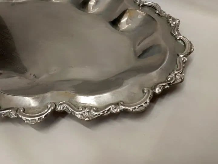 imagen de producto BANDEJA ANTIGUA CONMEMORATIVA BRONCE BAÑO PLATA