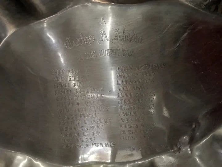 imagen de producto BANDEJA ANTIGUA CONMEMORATIVA BRONCE BAÑO PLATA