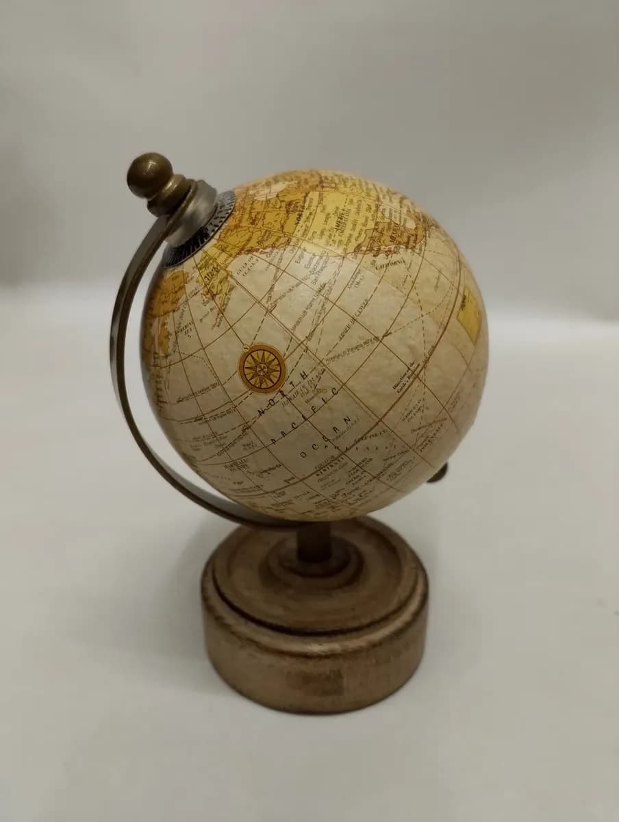imagen de producto Mapamundi Antiguo Madera Antimonio Beige Pequeño