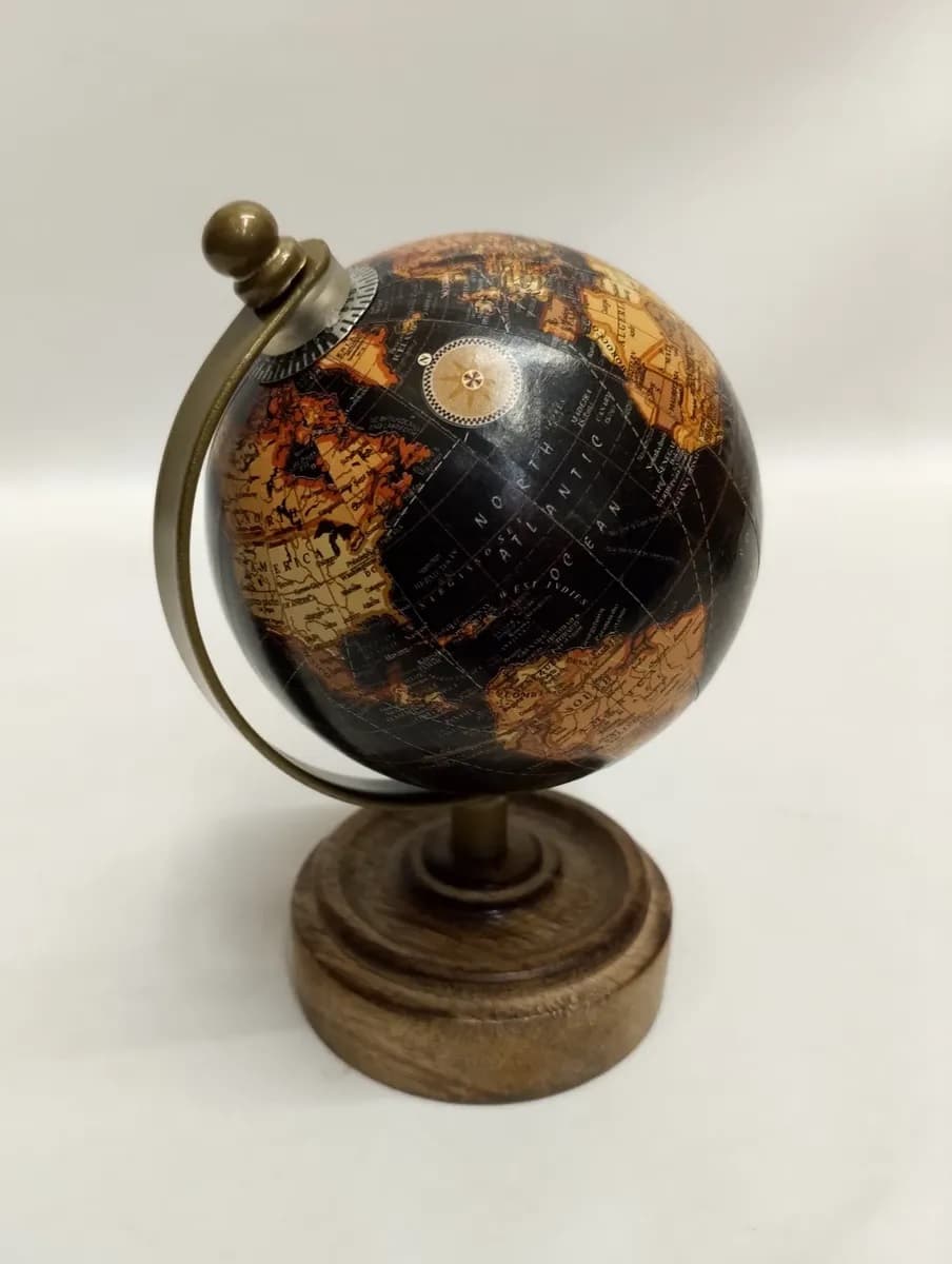 imagen de producto Mapamundi Antiguo Madera Y Antimonio Negro Pequeño