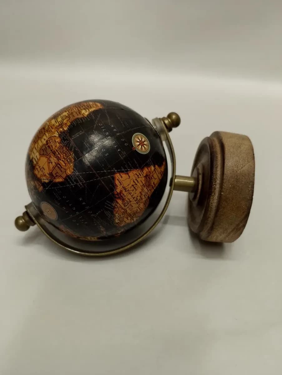 imagen de producto Mapamundi Antiguo Madera Y Antimonio Negro Pequeño
