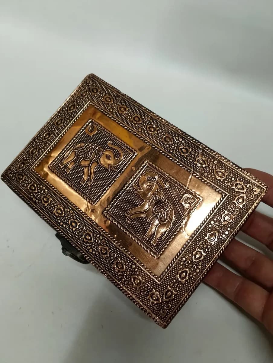 imagen de producto Cofre Hindu Lamina Cobre Martillado Elefantes
