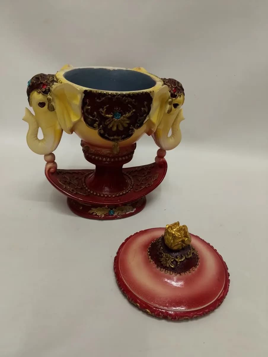 imagen de producto Caliz O Urna Hindu Marmolina Y Oleo Elefantes