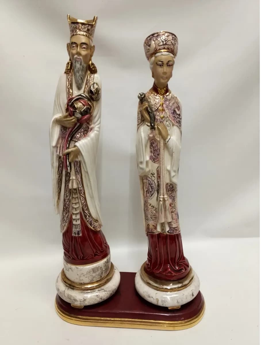 imagen de producto Escultura De Monjes Reyes Japan Porcelanizados