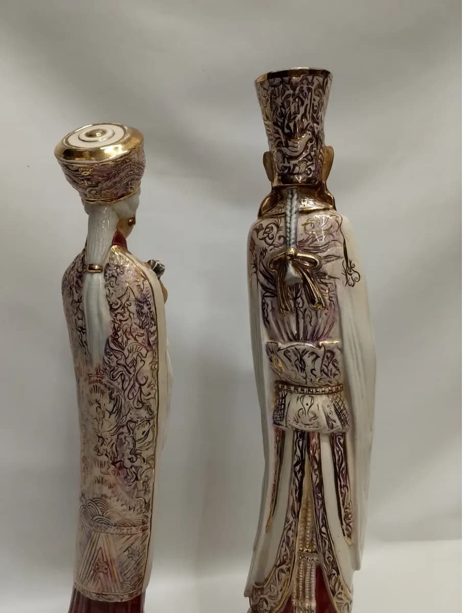 imagen de producto Escultura De Monjes Reyes Japan Porcelanizados