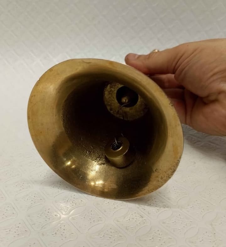 imagen de producto CAMPANA MANO HINDU ANTIGUA GRANDE BRONCE MACIZO