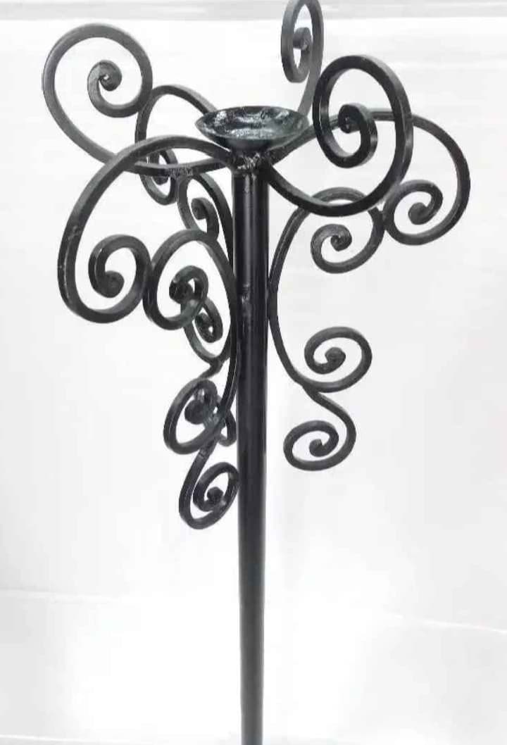 imagen de producto CANDELABRO PIE HIERRO FORJA 1 VELON