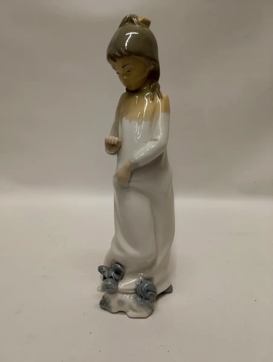 imagen de producto Porcelana Antigua Niña Y Perro Lladro Firmada