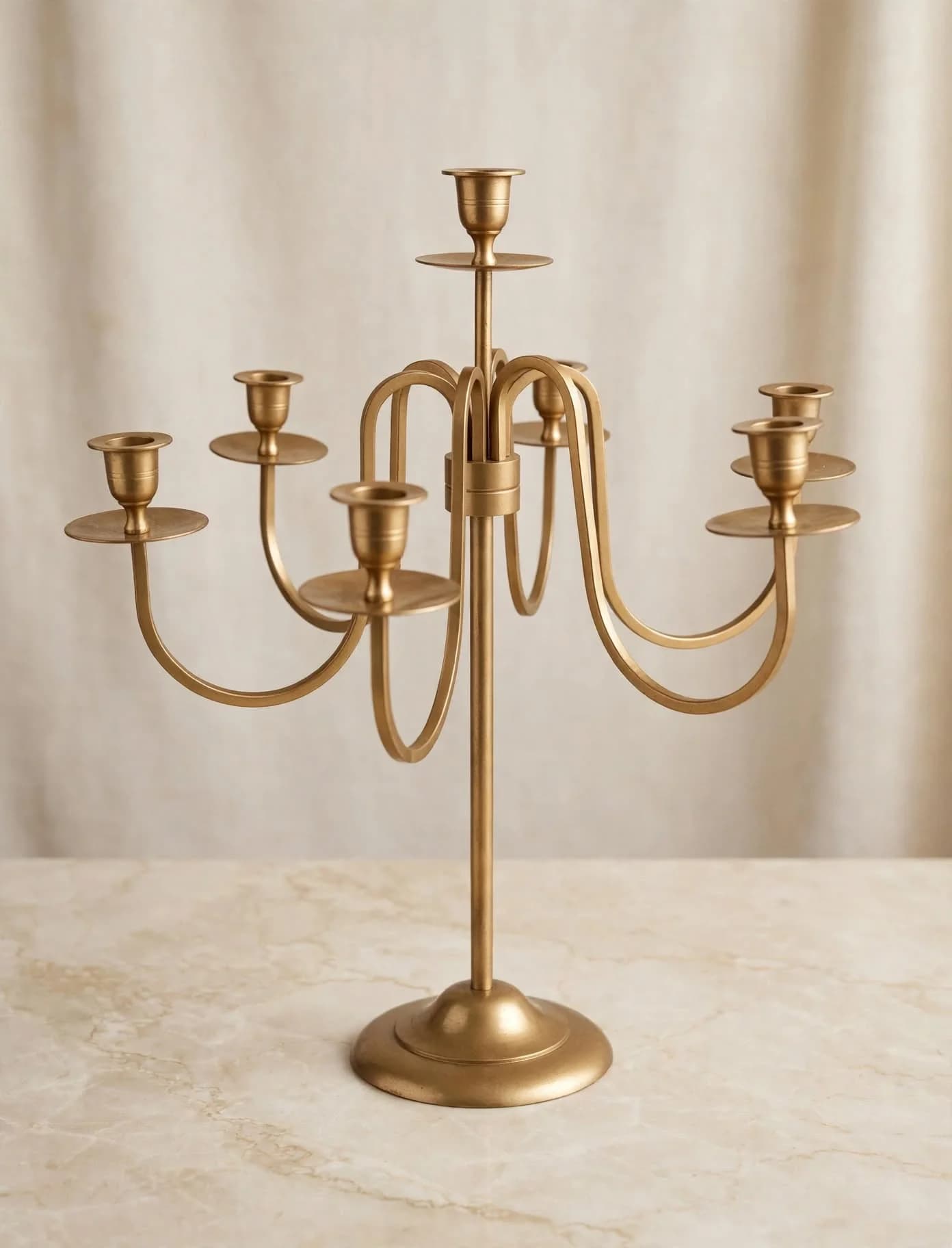 imagen de producto CANDELABRO DE MESA ANTIGUO EN ANTIMONIO 7 VELAS