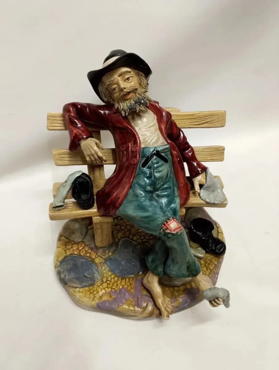 imagen de producto Porcelana Antigua Italy Capo Di Monti El Vagabundo
