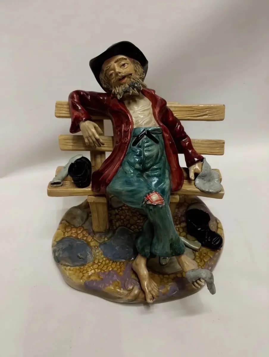 imagen de producto Porcelana Antigua Italy Capo Di Monti El Vagabundo