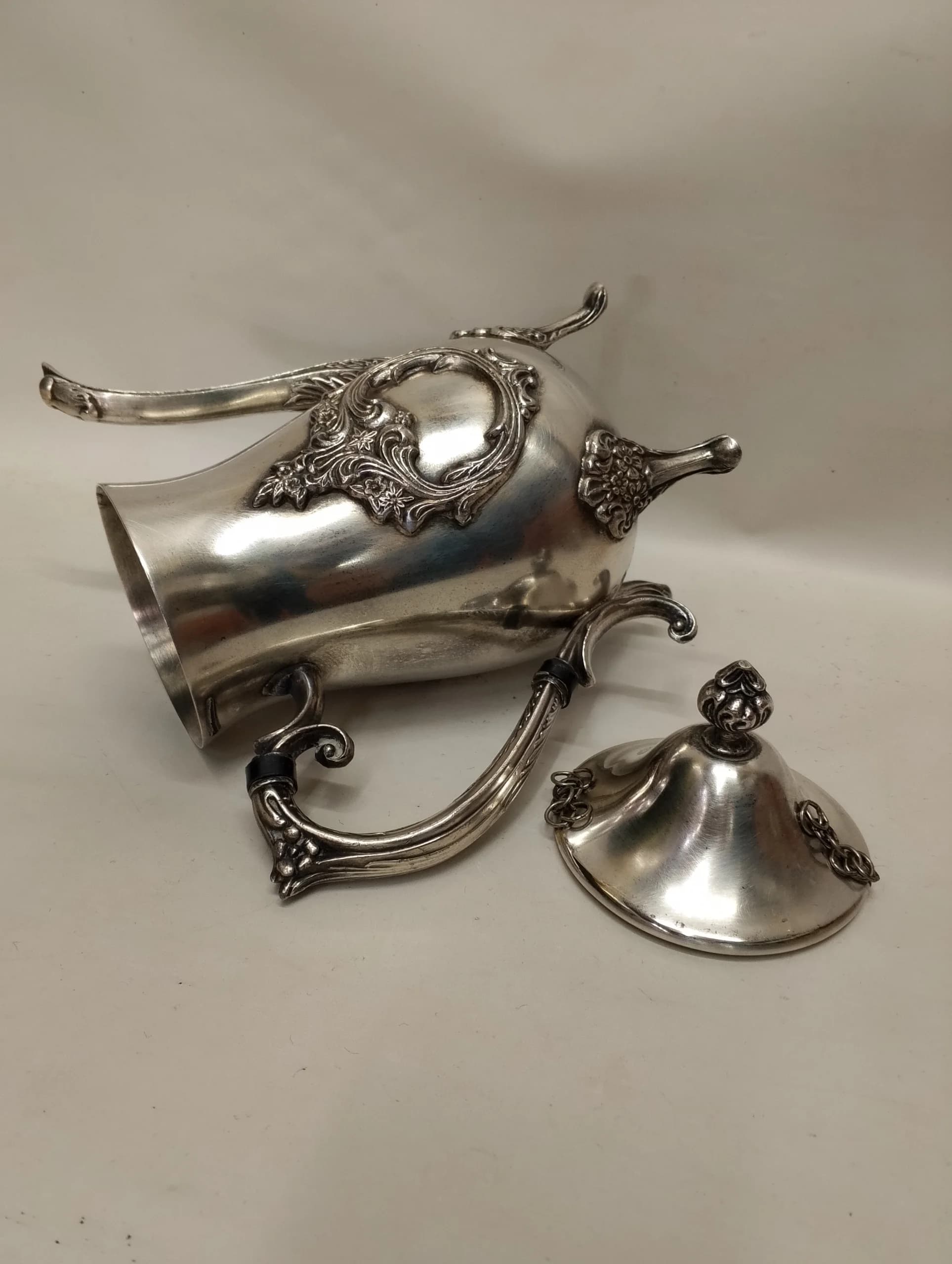 imagen de producto TETERA ANTIGUA LEONARD 1950 BRONCE BAÑO PLATA
