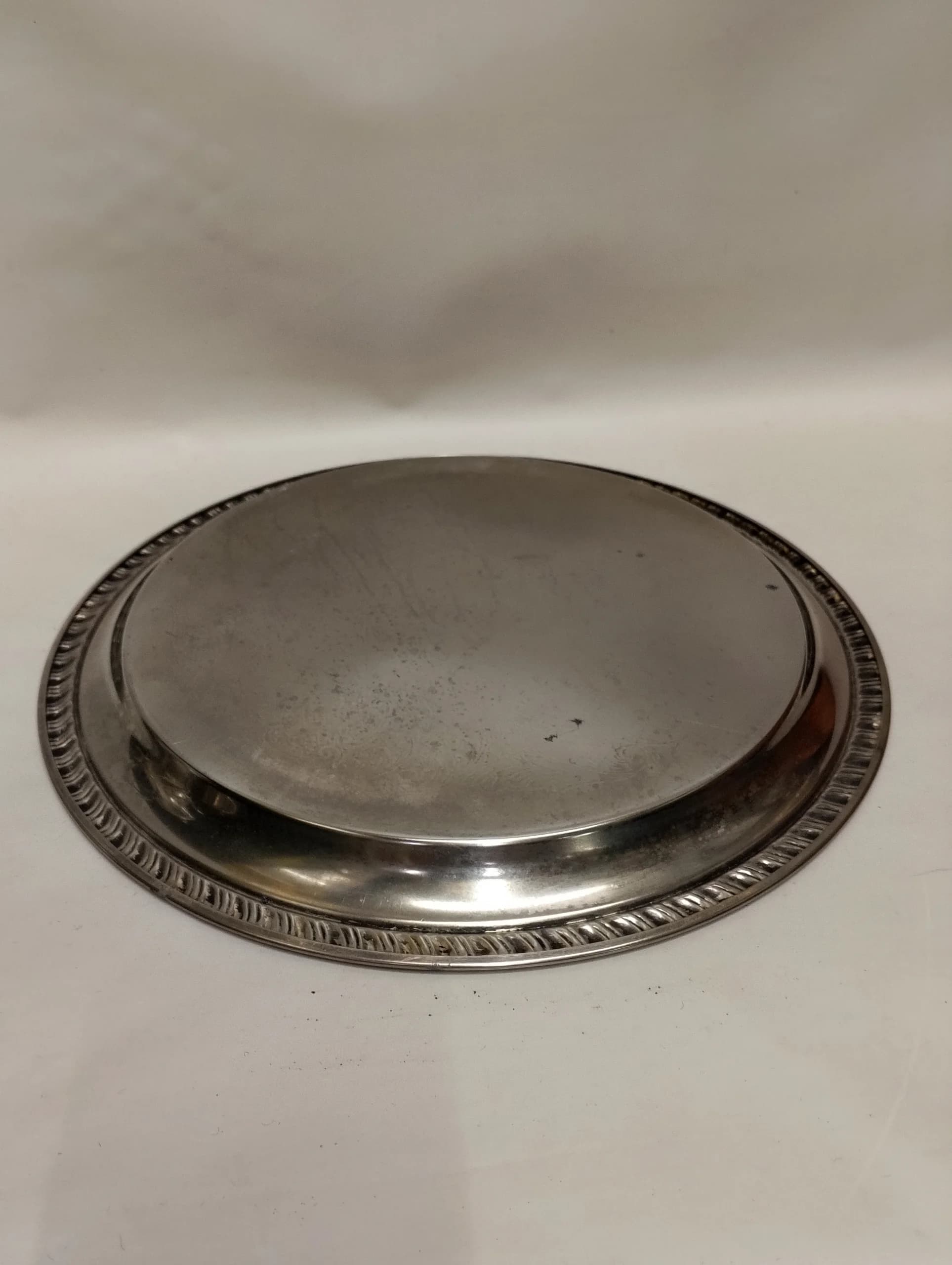 imagen de producto BANDEJA ANTIGUA LEONARD 1950 BRONCE BAÑO PLATA
