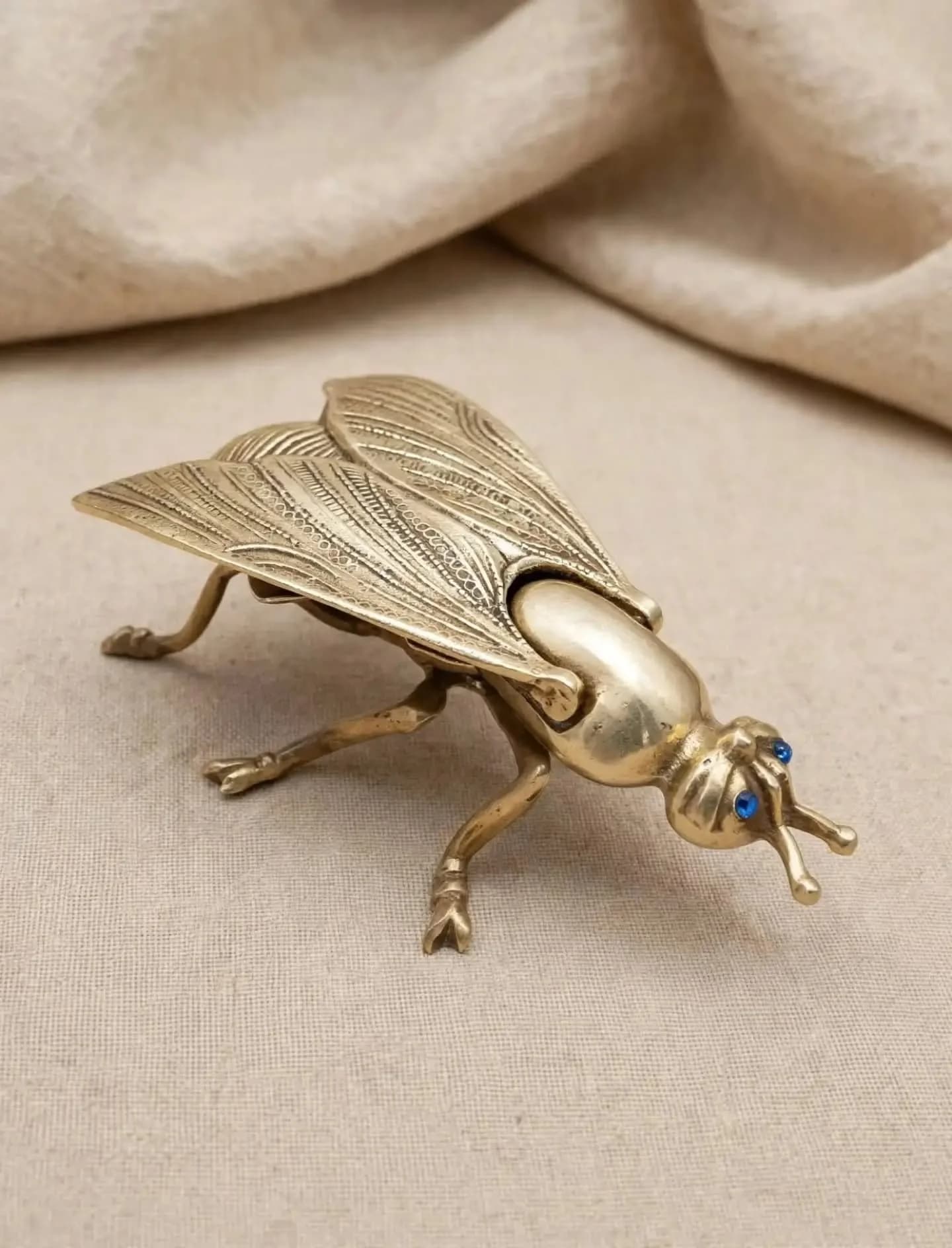 imagen de producto CENICERO DE MESA ANTIGUO EN BRONCE MACIZO MOSCA
