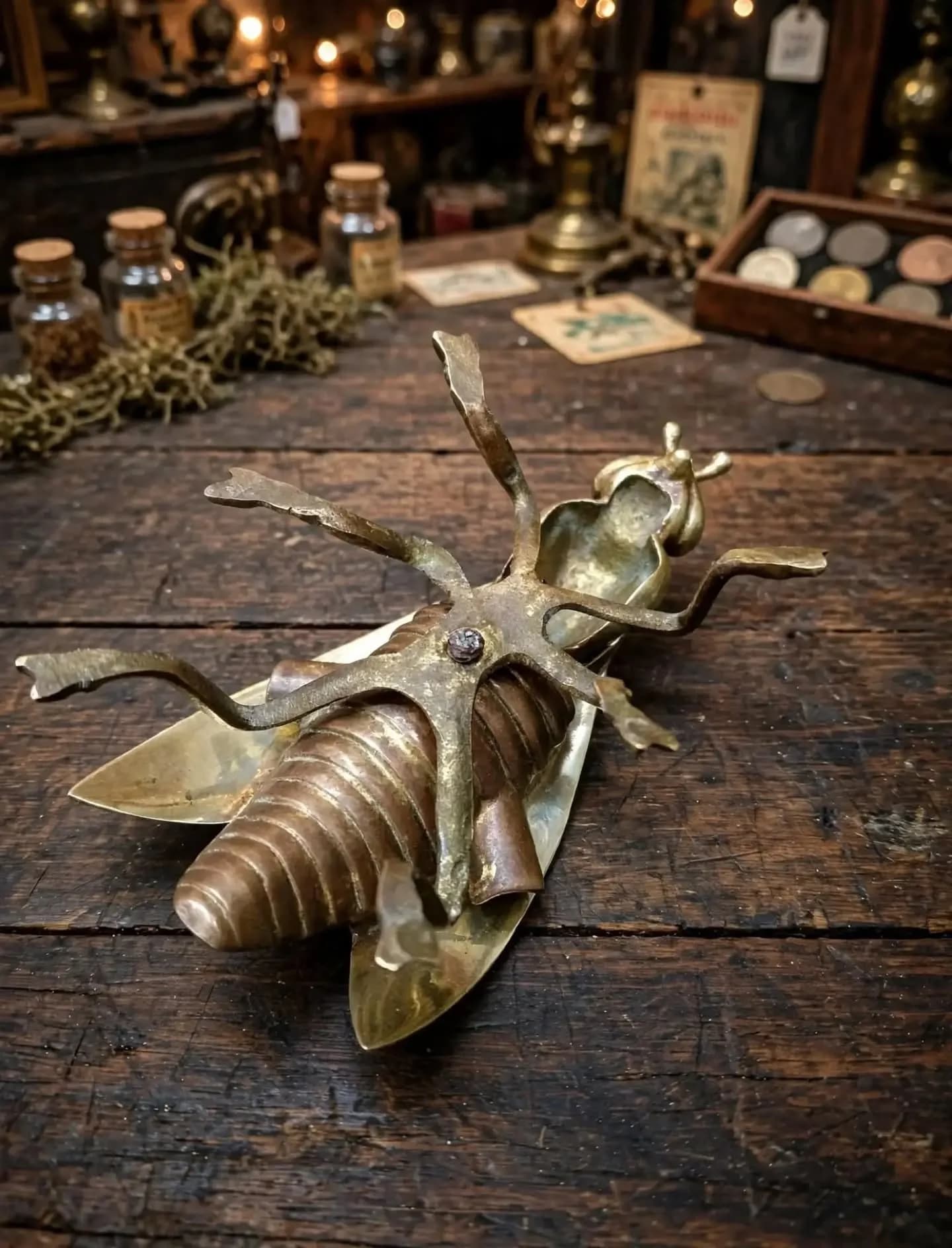 imagen de producto CENICERO DE MESA ANTIGUO EN BRONCE MACIZO MOSCA