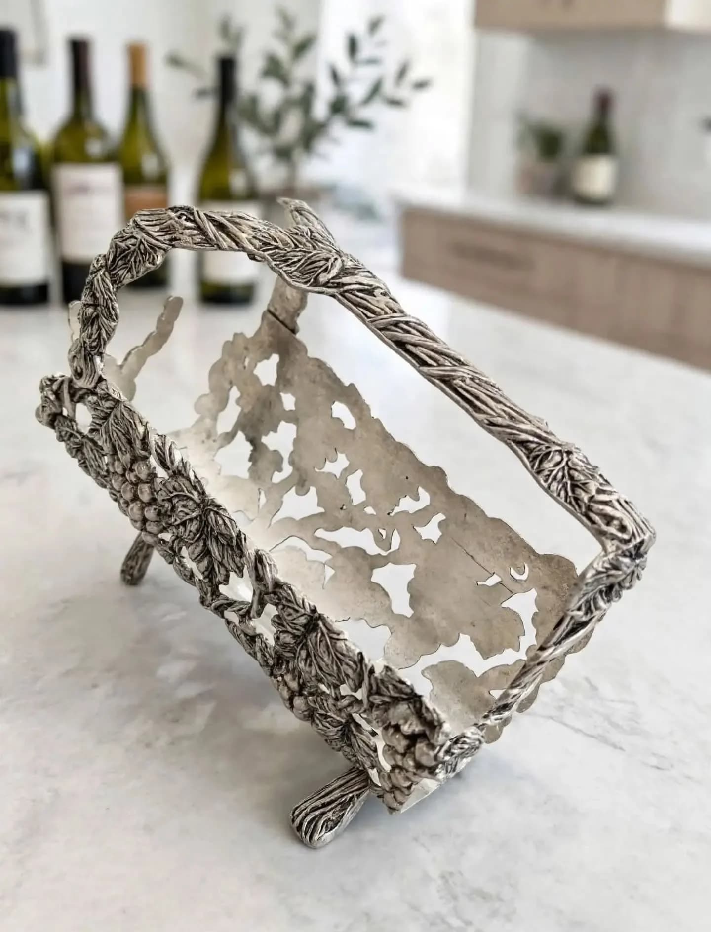 imagen de producto PORTA BOTELLAS ANTIGUO ITALY BRONCE BAÑO PLATA