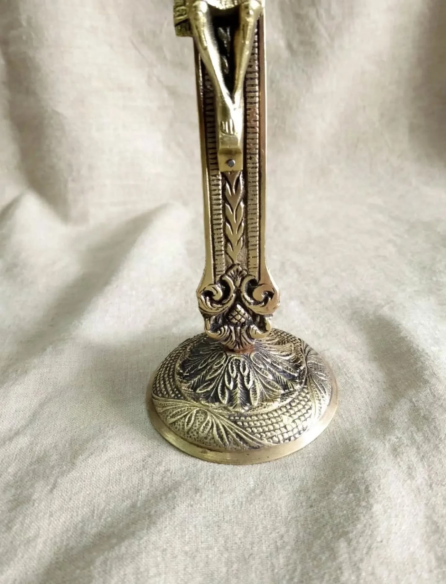 imagen de producto CRUCIFIJO ANTIGUO DE MESA DE IGLESIA EN BRONCE