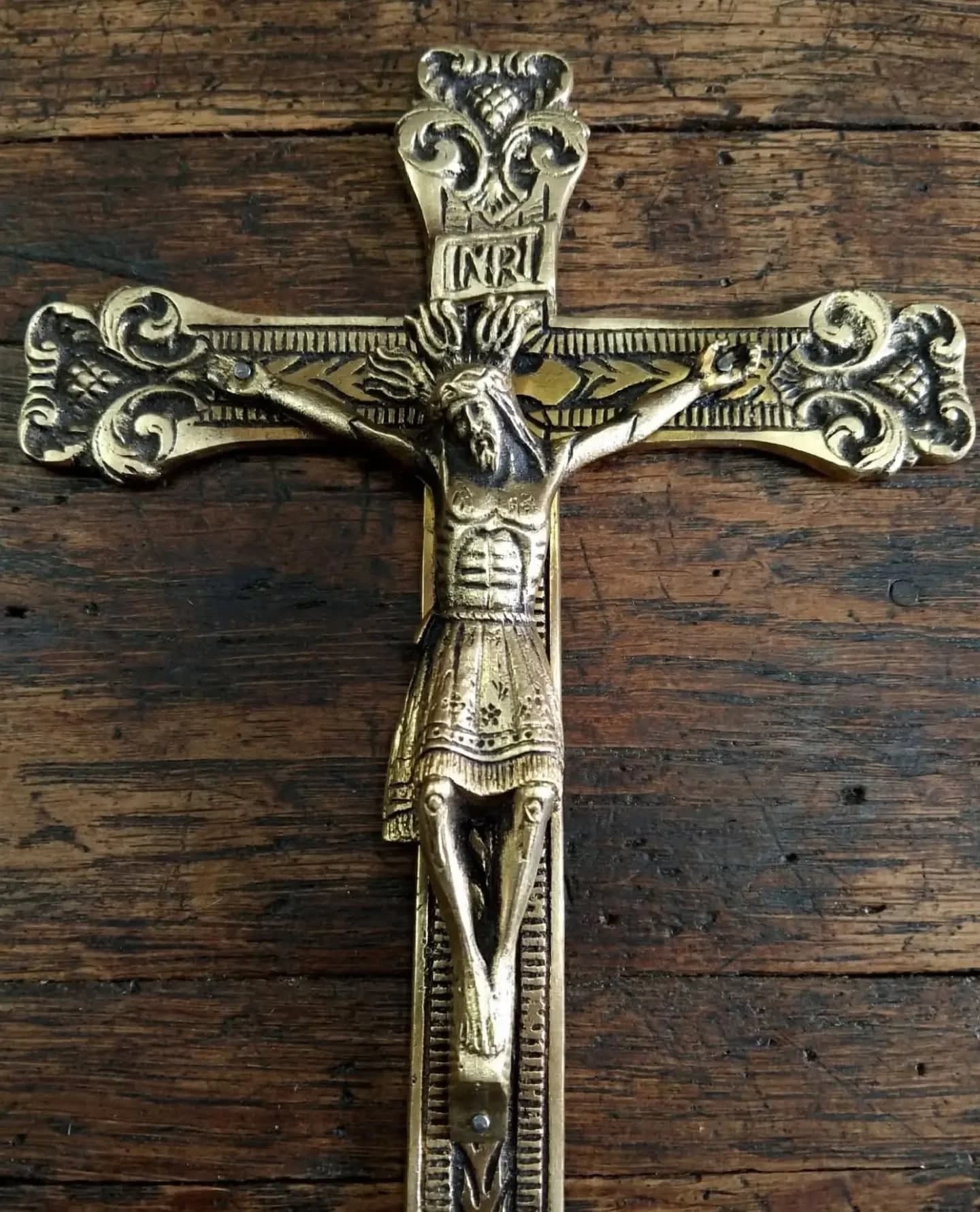 imagen de producto CRUCIFIJO ANTIGUO DE MESA DE IGLESIA EN BRONCE