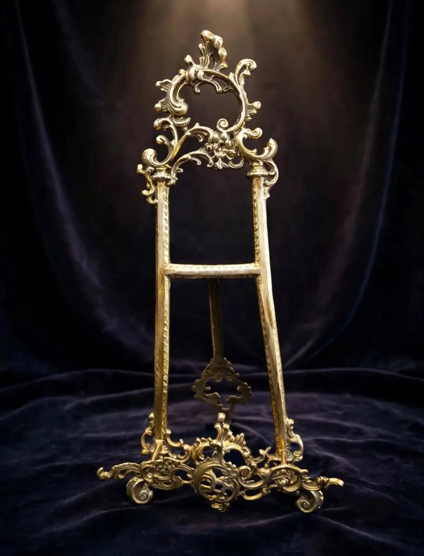 imagen de producto TRIPODE ATRIL DE MESA ANTIGUO EN BRONCE MACIZO